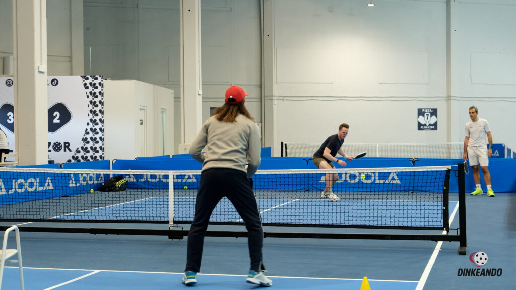 clases de pickleball 7 Dinkeando