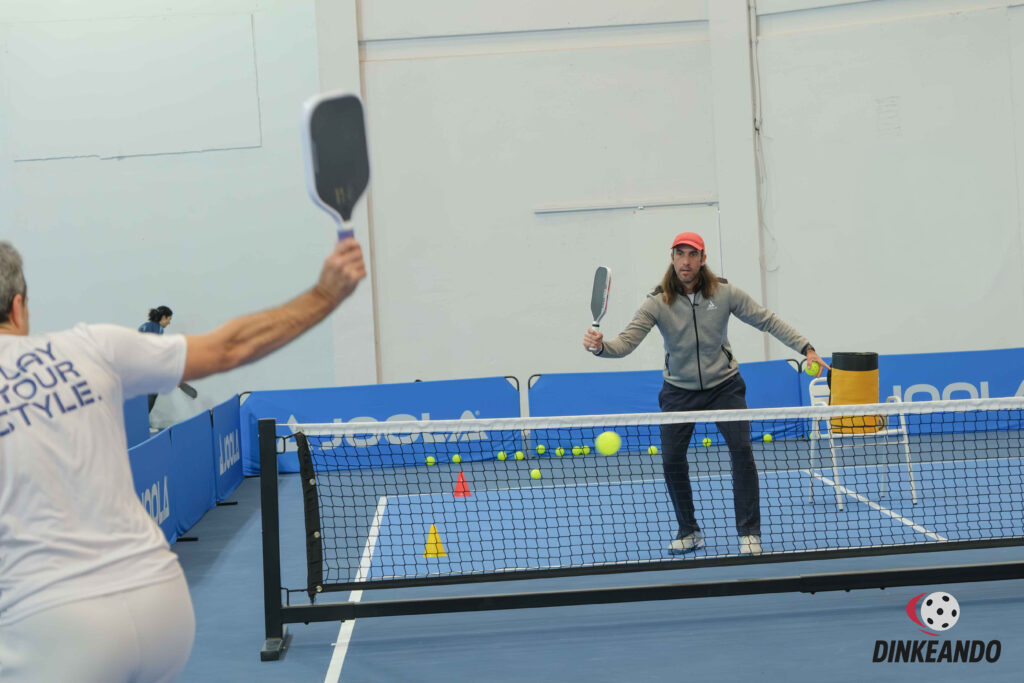 clases de pickleball 11 Dinkeando