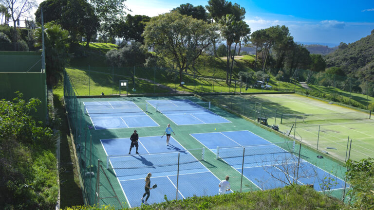 Los Arqueros golf. Pickleball Dinkeando