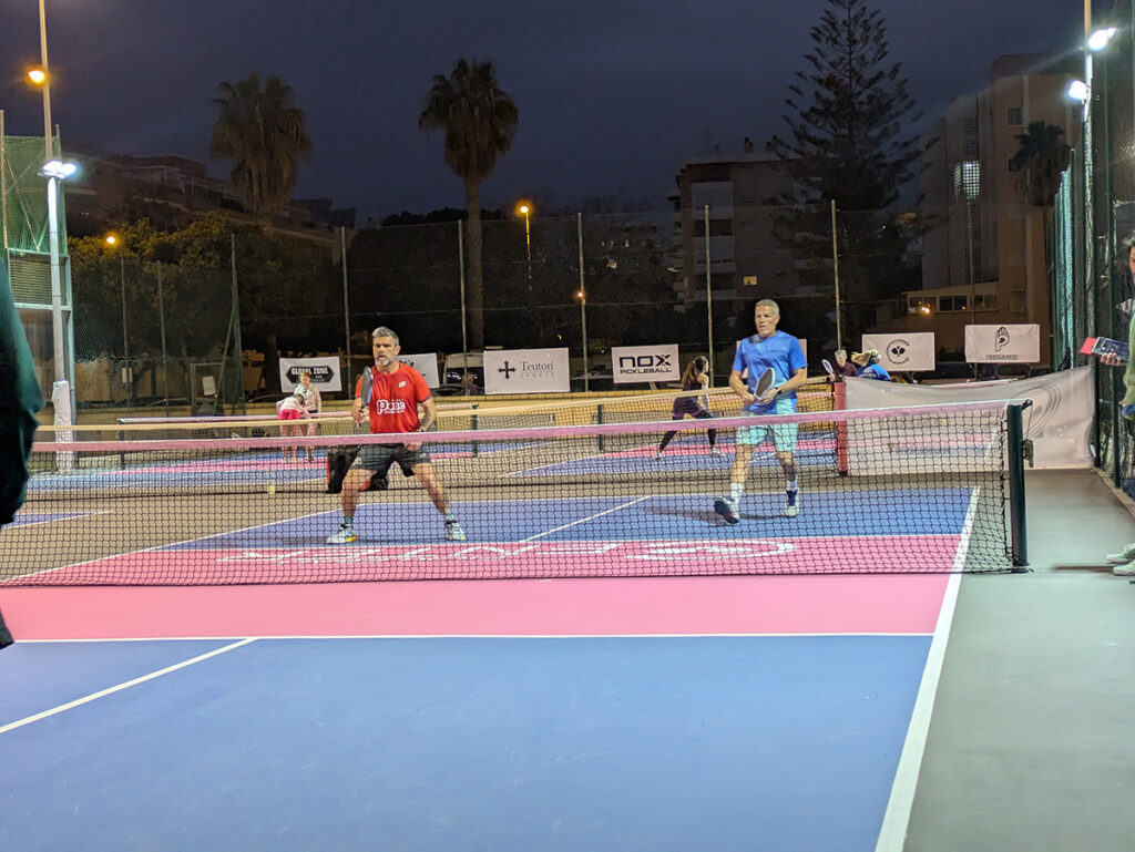 Pickleball center 6 Dinkeando