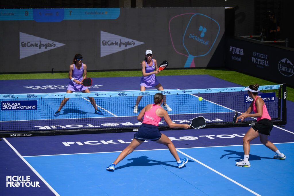 Pickle protour malaga Spanish open_3 dinkeando