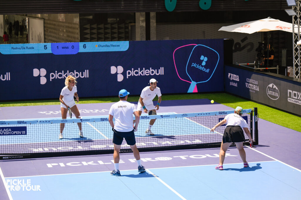 Pickle protour malaga Spanish open_1 dinkeando